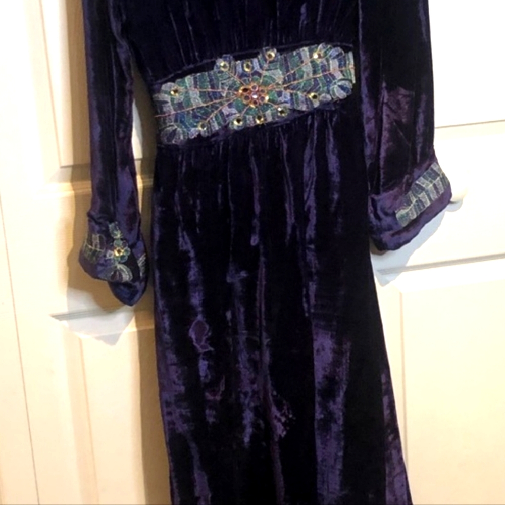 Soft Surroundings Deep Crushed Velvet Embroidered Robe - Picture 8 of 8